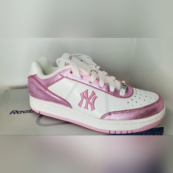 New old stock 2008AuthenticReebok mlb clubhouse shimmer pink Womens 7.5 UK - Picture 5 of 11
